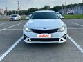 2019 Kia Optima IV Рестайлинг, белый, 1500000 рублей - вид 2