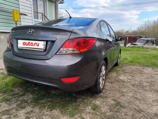 2013 Hyundai Solaris I, серый, 850000 рублей, вид 4