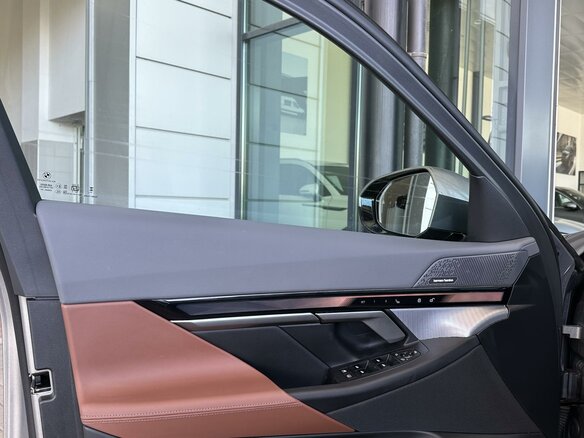 2025 BMW 5 серии 530i xDrive VIII (G60/G61/G68), серый, 8750000 рублей - вид 18
