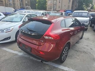2018 Volvo V40 II Рестайлинг, красный, 1120000 рублей, вид 4