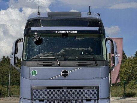 2026 Volvo FH, белый, 18520028 рублей, вид 4