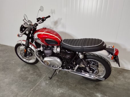 2025 Triumph Bonneville T120, красный, 1579000 рублей, вид 3