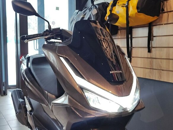 2026 Honda PCX 160, коричневый - вид 3