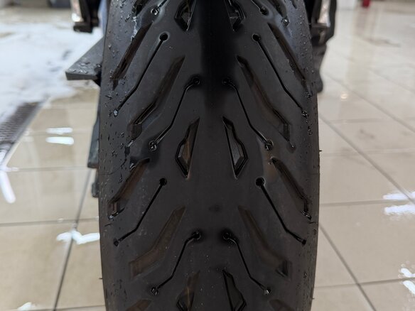 2019 Yamaha MT-09 Tracer (FJ-09), чёрный, 1000000 рублей - вид 11