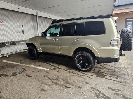 2017 Mitsubishi Pajero IV Рестайлинг 2, золотистый, 3150000 рублей, вид 2