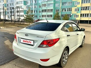 2013 Hyundai Solaris I, белый, 670000 рублей, вид 5