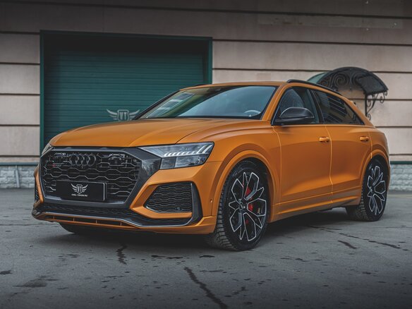 2021 Audi RS Q8 I, оранжевый, 11050000 рублей - вид 1