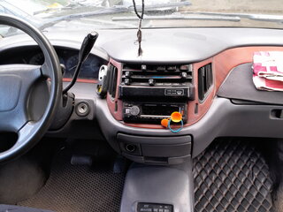 1991 Toyota Previa I (XR10, XR20), красный, 380000 рублей, вид 3