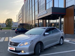 2013 Toyota Camry VII (XV50), серый, 1749000 рублей, вид 1
