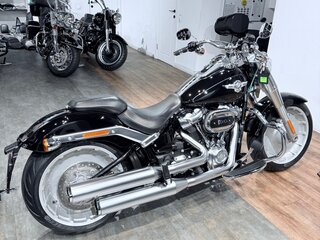 2019 Harley-Davidson Fat Boy, чёрный, 1799000 рублей, вид 4