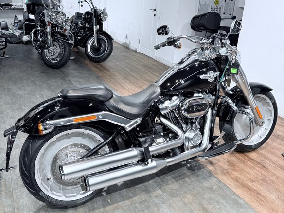 2019 Harley-Davidson Fat Boy, чёрный, 1799000 рублей - вид 3