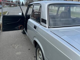 2010 Lada (ВАЗ) 2105, серебристый, 390000 рублей, вид 5