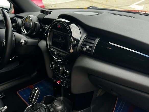 2020 Mini Hatch Cooper III (F55/F56) Рестайлинг, оранжевый, 2000000 рублей - вид 8