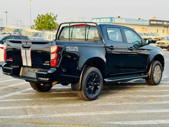 2026 Isuzu D-Max III, чёрный, 5370000 рублей - вид 5