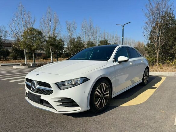 2020 Mercedes-Benz A-Класс 180 Long IV (W177), белый, 1630000 рублей - вид 1