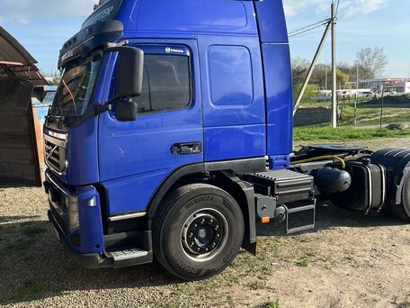 2010 Volvo FM, синий, 2800000 рублей, вид 2
