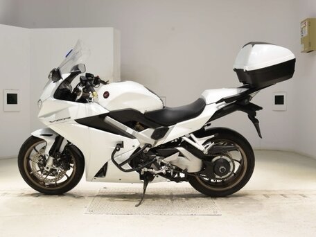 2016 Honda VFR 800, белый, 781000 рублей, вид 1
