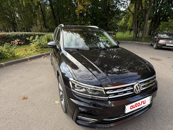 2017 Volkswagen Tiguan II, чёрный, 2900000 рублей - вид 1