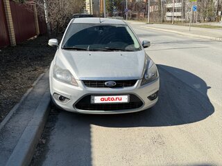 2010 Ford Focus II Рестайлинг, серебристый, 750000 рублей, вид 3