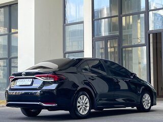 2021 Toyota Corolla XII (E210), чёрный, 1580000 рублей, вид 4