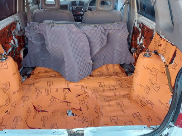 2000 Mazda Demio I (DW), белый, 260000 рублей - вид 11
