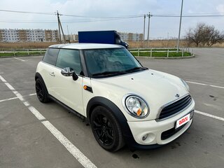 2011 Mini Hatch One II (R56) Рестайлинг, белый, 1190000 рублей, вид 2
