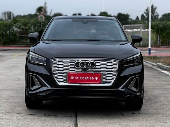 2022 Audi Q2 L e-tron I Рестайлинг, чёрный, 1890009 рублей - вид 1