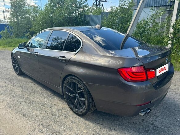 2011 BMW 5 серии 530d xDrive VI (F10/F11/F07), коричневый, 2100000 рублей - вид 12