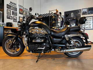 2011 Triumph Rocket III, чёрный, 1080000 рублей, вид 4