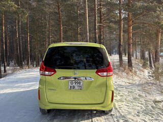 2017 Honda Freed II, жёлтый, 1550000 рублей, вид 4