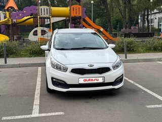 2017 Kia Ceed II Рестайлинг, белый, 1240000 рублей, вид 3