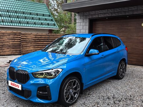 2020 BMW X1 20i xDrive II (F48) Рестайлинг, синий, 3450000 рублей, вид 3