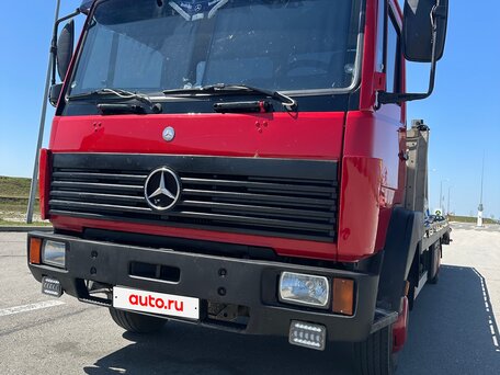 1997 Mercedes-Benz 814, красный, 2800000 рублей, вид 3