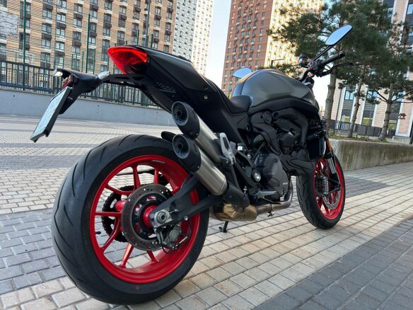 2024 Ducati Monster 937, серый, 1200000 рублей - вид 5