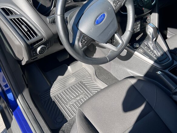 2018 Ford Focus III Рестайлинг, синий, 1200000 рублей - вид 3