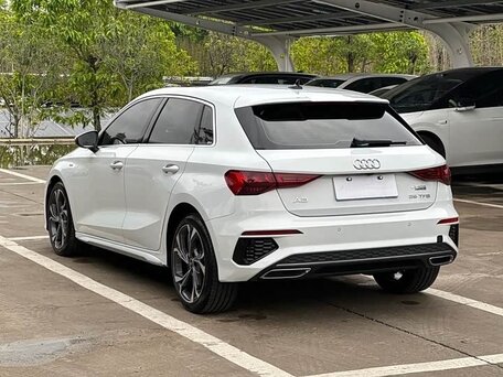 2022 Audi A3 Sportback 35 TFSI IV (8Y), белый, 2200000 рублей, вид 3
