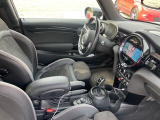 2021 Mini Hatch Cooper III (F55/F56) Рестайлинг 2, чёрный, 2990000 рублей, вид 5