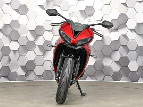 2025 Triumph Daytona 660, красный, 917000 рублей, вид 5