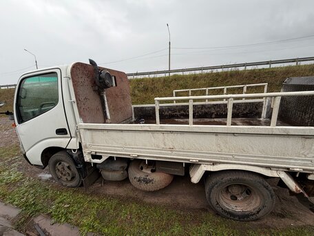 2001 Hino Series 300 (Dutro), белый, 1550000 рублей, вид 4