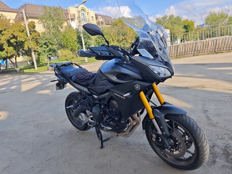 2015 Yamaha MT-09 Tracer (FJ-09), серый, 810000 рублей, вид 4