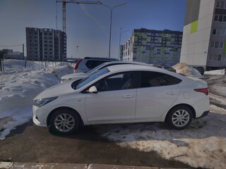 2021 Hyundai Solaris II Рестайлинг, белый, 1800000 рублей, вид 2