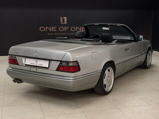 1993 Mercedes-Benz E-Класс 320 4-speed I (W124), серебристый, 6200000 рублей, вид 5