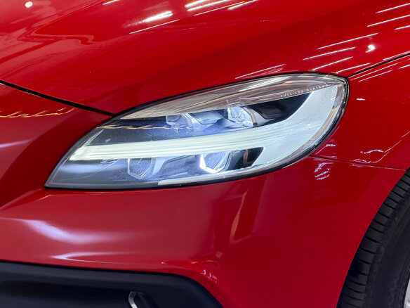 2017 Volvo V40 Cross Country I Рестайлинг, красный, 1970000 рублей - вид 21