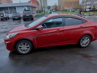 2011 Hyundai Solaris I, красный, 620000 рублей, вид 3
