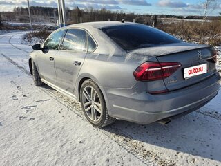 2018 Volkswagen Passat (North America and China) I Рестайлинг, серый, 1800000 рублей, вид 4