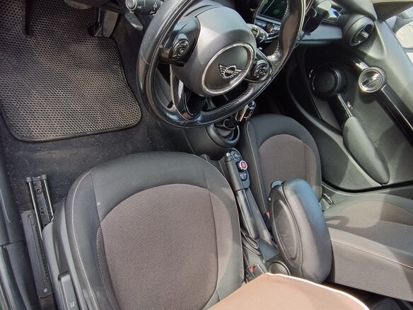 2018 Mini Hatch Cooper III (F55/F56) Рестайлинг, зелёный, 1550000 рублей - вид 15