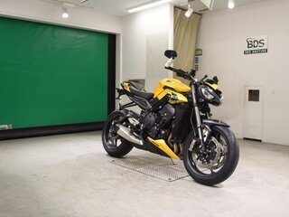 2023 Triumph Street Triple, жёлтый, 954000 рублей, вид 3