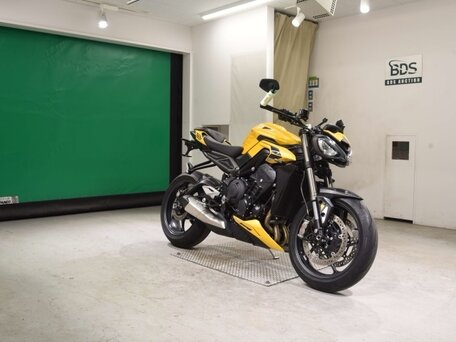 2023 Triumph Street Triple, жёлтый, 954000 рублей, вид 3