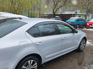 2017 Skoda Octavia III (A7), серебристый, 1600000 рублей, вид 3