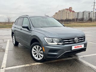 2020 Volkswagen Tiguan Allspace II, серый, 2900000 рублей, вид 1